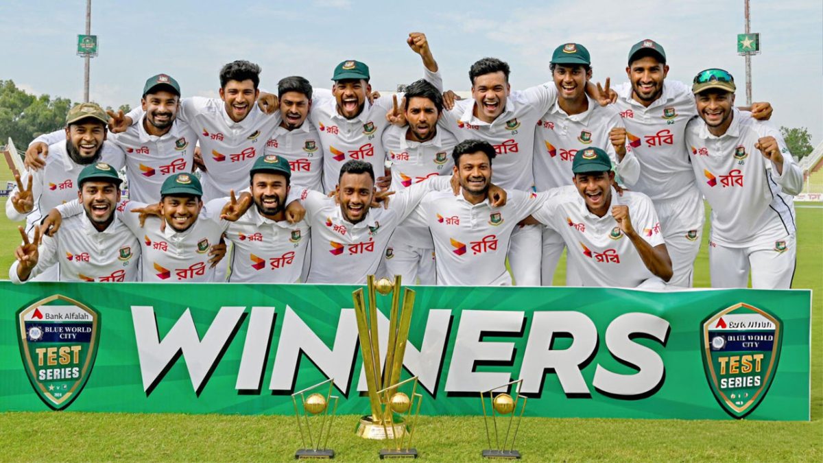 Bir tugyonga ketgan yigit erta tongda Abigaylni yotoqda sikadi Poyezddagi jinsiy hodisa