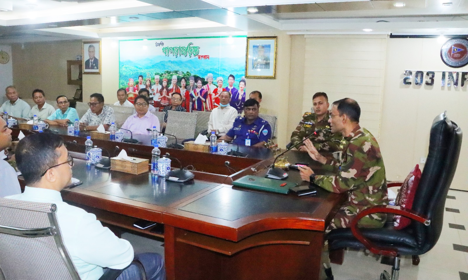 খাগড়াছড়িতে শান্তি ও সম্প্রীতি বজায় রাখতে পাহাড়ি নেতৃবৃন্দকে অনুরোধ সেনাবাহিনীর